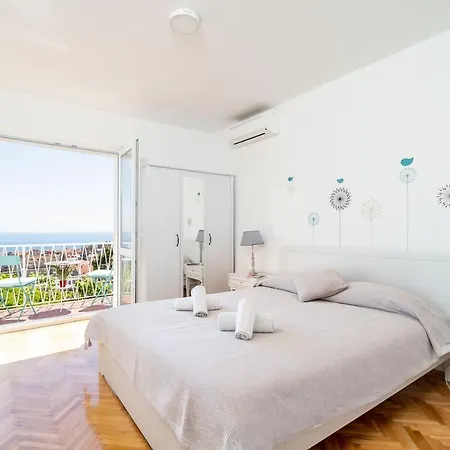 Rose 2 Apartman *