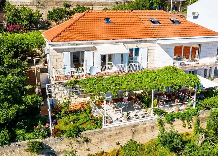 Apartamento Rose 2 *